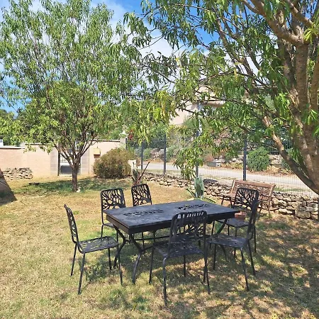 Сasa de vacaciones Maison Avec Piscine En Campagne Suze-la-Rousse